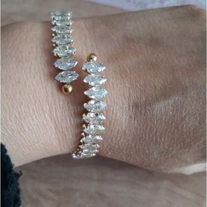 Adjustable bangle bracelet